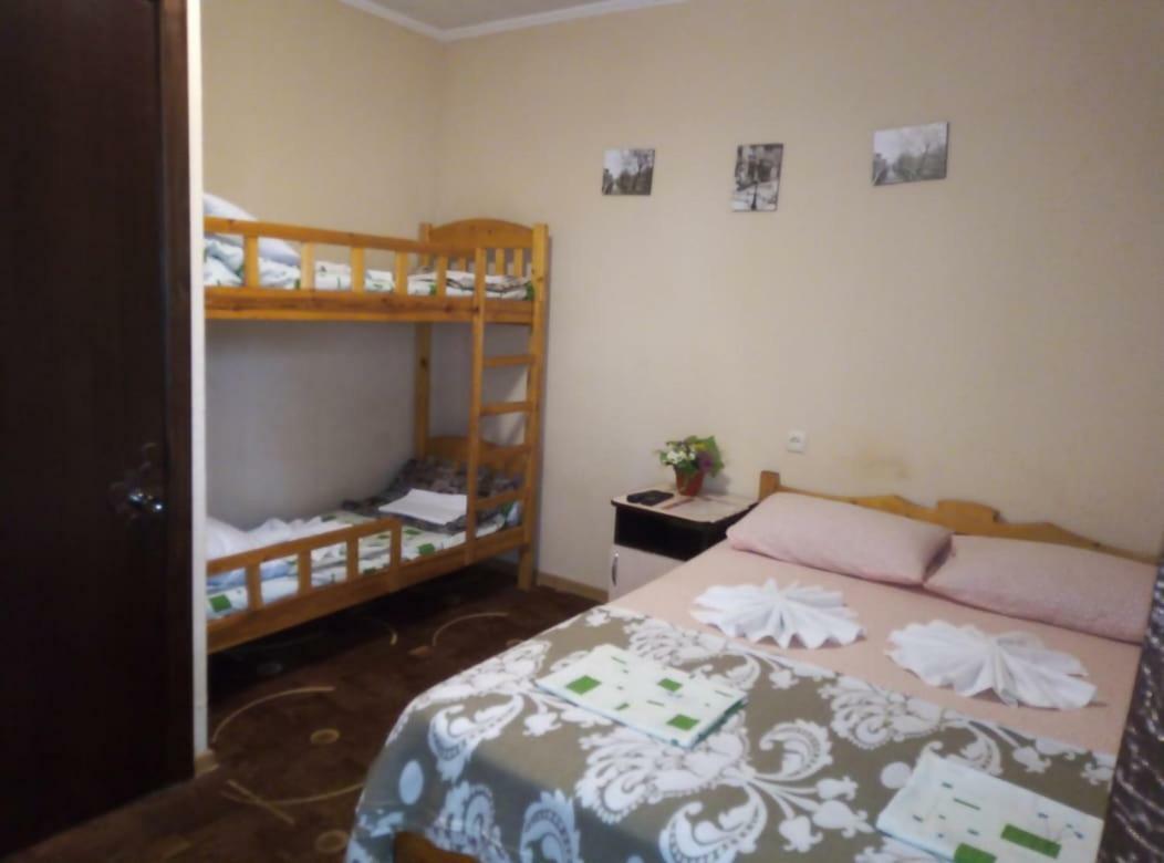 Guest House Lev Pizunda Exterior photo